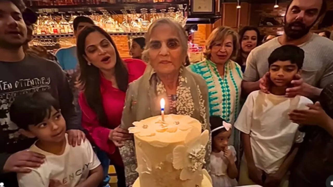 Salma Khan celebrates 81st birthday