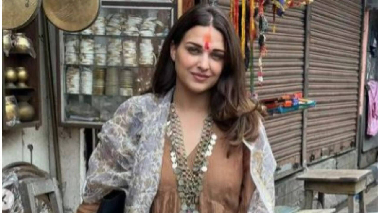 Himanshi Khurana Takes Chaar Dham Yatra After Break Up With Asim Riaz Over Religious Reasons. See Post