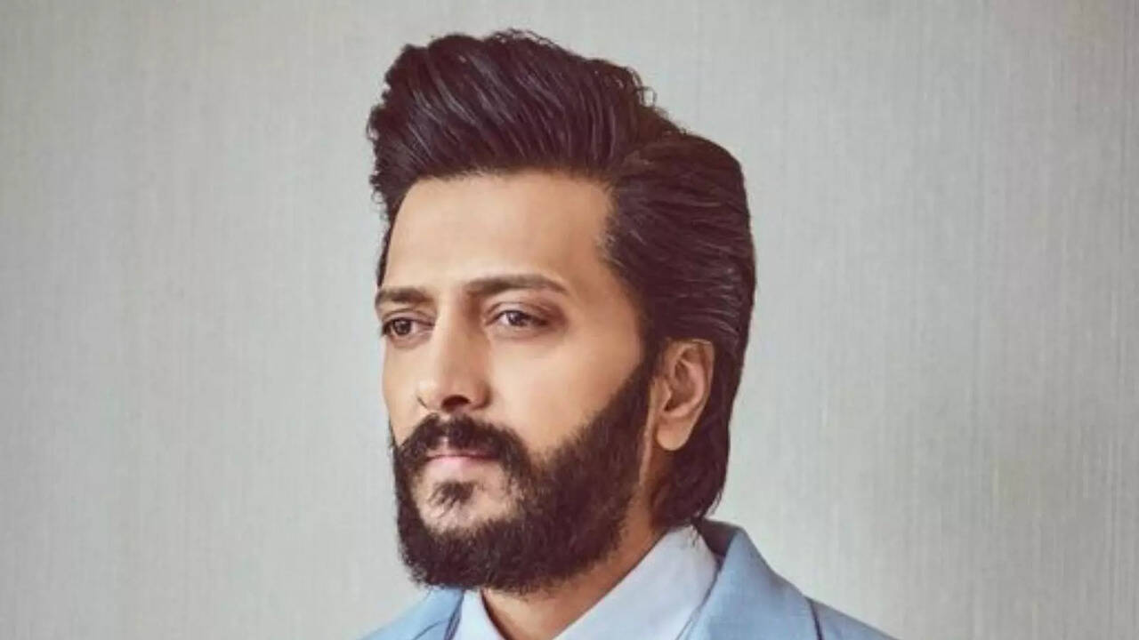 Riteish Deshmukh To Play Villian In Ajay Devgn, Vaani Kapoor Film - See Muharat Pic