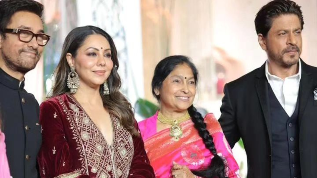 Shah Rukh Khan, Wife Gauri Attend Aamir Khan's Daughter Ira's Wedding Reception, Bless Newlyweds