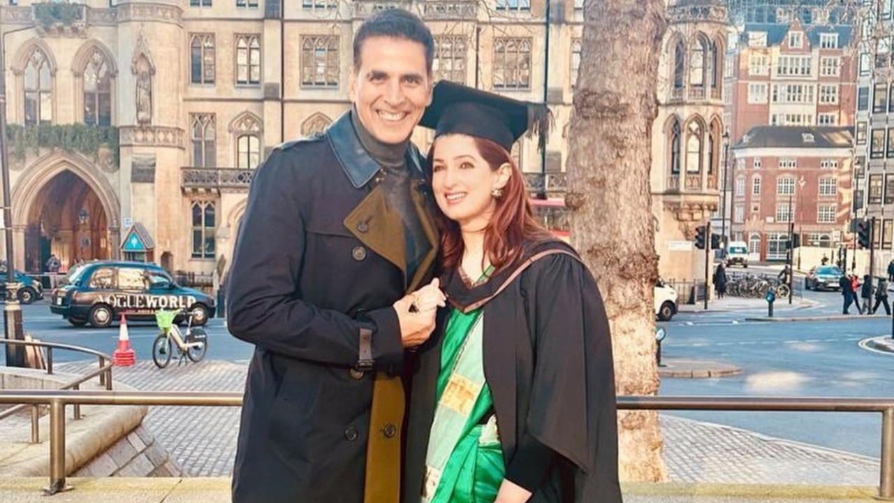 Akshay Kumar Celebrates Wife Twinkle Khanna's Graduation, Pens Heartfelt Note: I Knew I Had Married A Super Woman