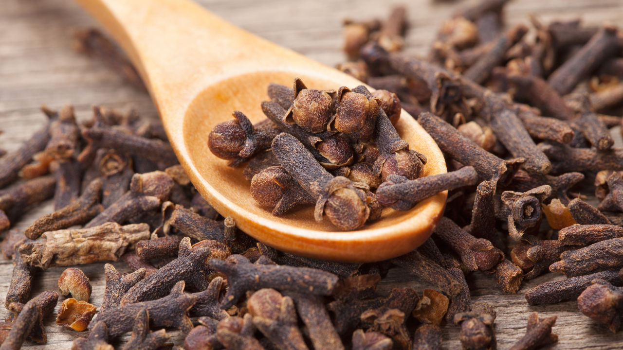 5 Surprising Health Benefits of Cloves