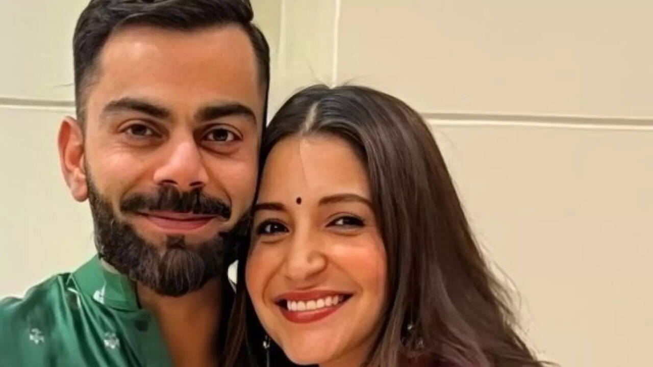 Viral Pictures Raises Speculation Of Anushka Sharma, Virat Kohli's Attendance at Pran Pratishtha