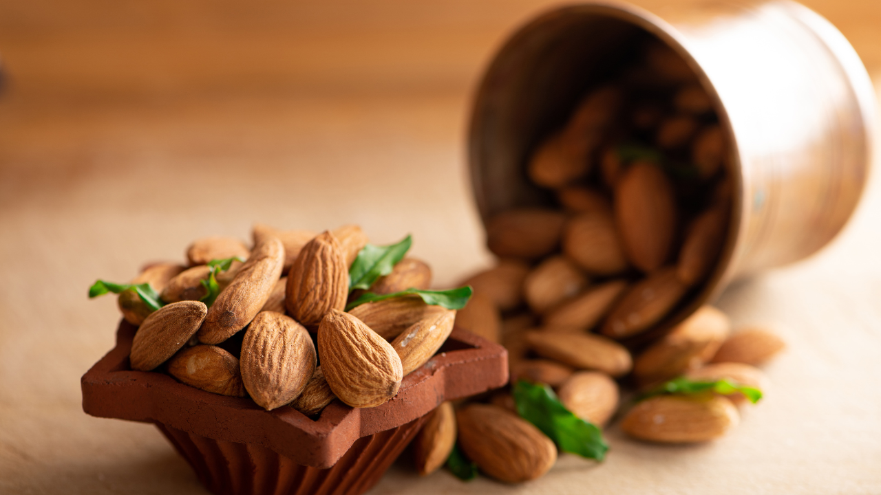 Health Benefits of Starting Your Day With Soaked Almonds