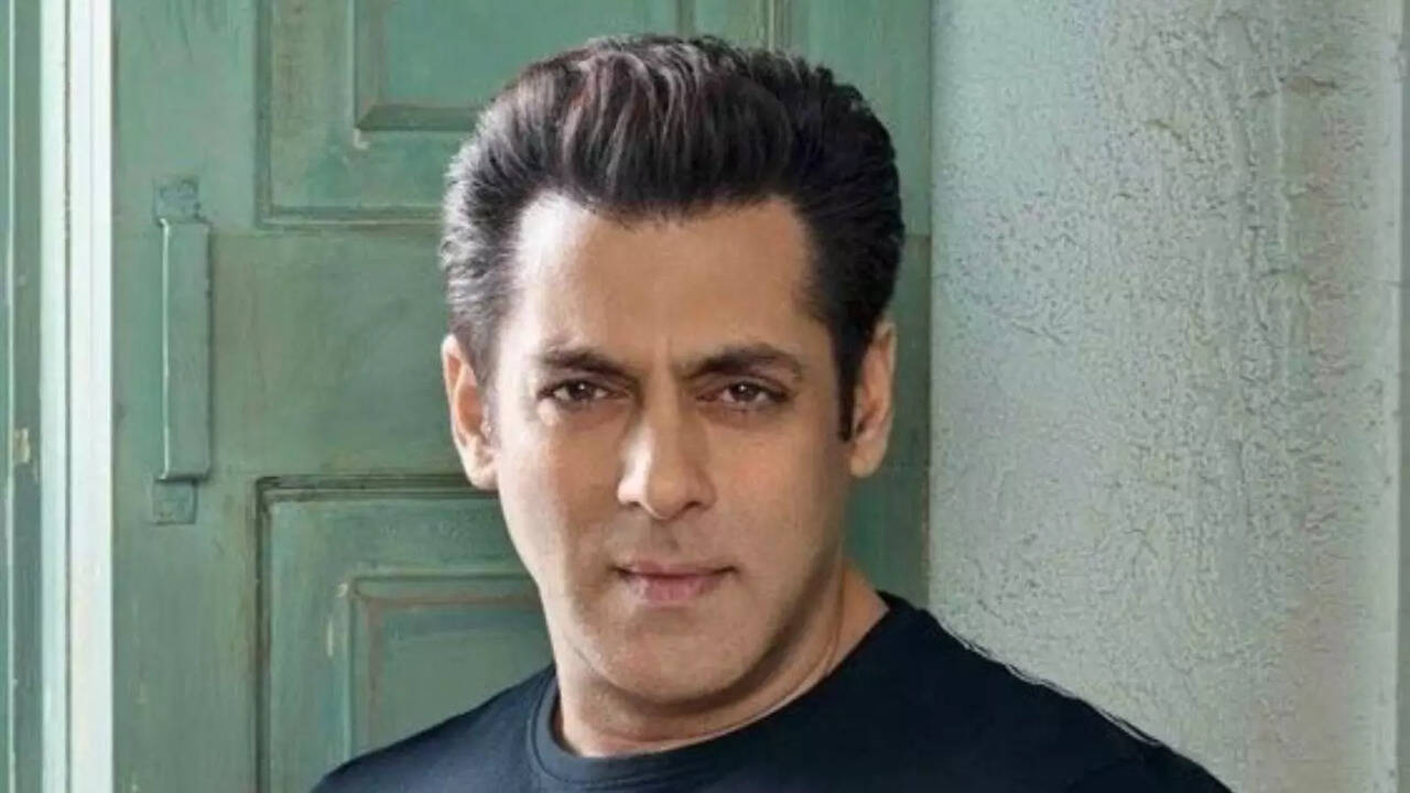 Salman Khan THREATENS Legal Actions Against Fraudsters, Warns Against Fake Casting Agents