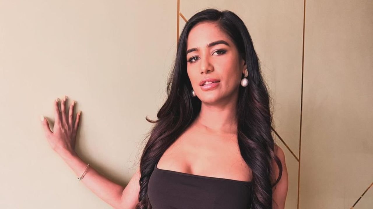 Poonam Pandey Death News Is FAKE! Manager's Statement To Unveiling Of Truth, Timeline Of Hoax