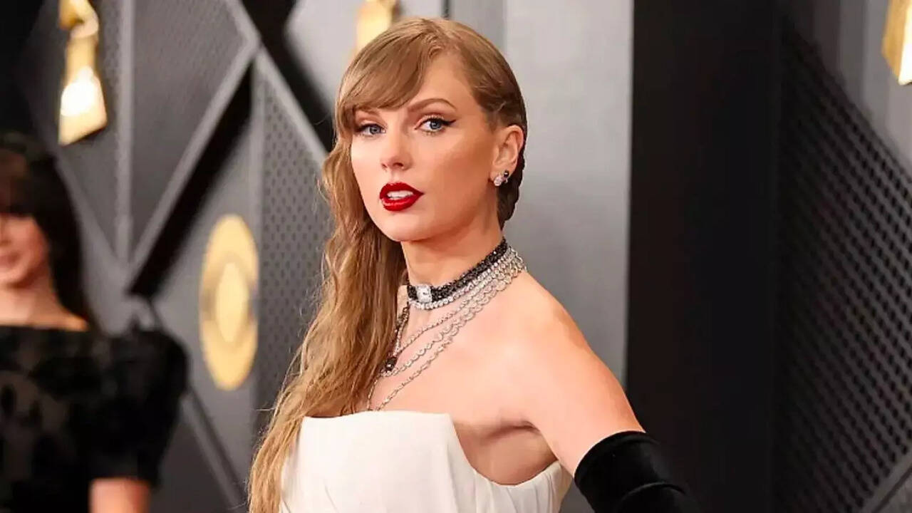 Taylor Swift THREATENS To Sue College Student Who Was Tracking Her Private Jet Online