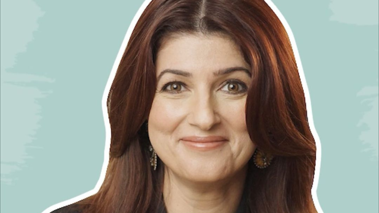 Twinkle Khanna's Response To What Most Indian Husbands Give Wives As Valentine’s Day Gift Will Leave You In Splits