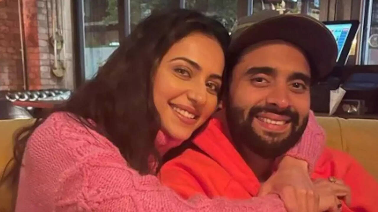 Did Rakul Preet Singh, Jackky Bhagnani Postpone Their Honeymoon Due To Work Commitments?