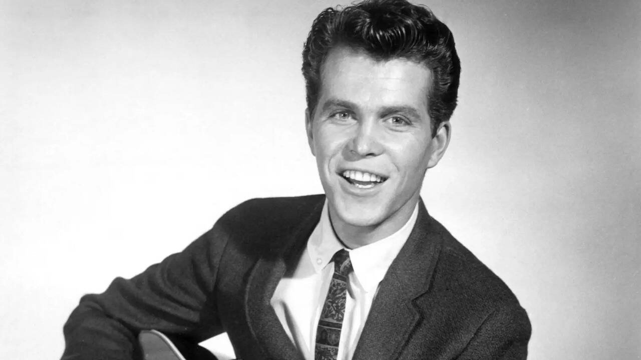 Renowned Grammy-Winning Singer Randy Sparks Dies At 90