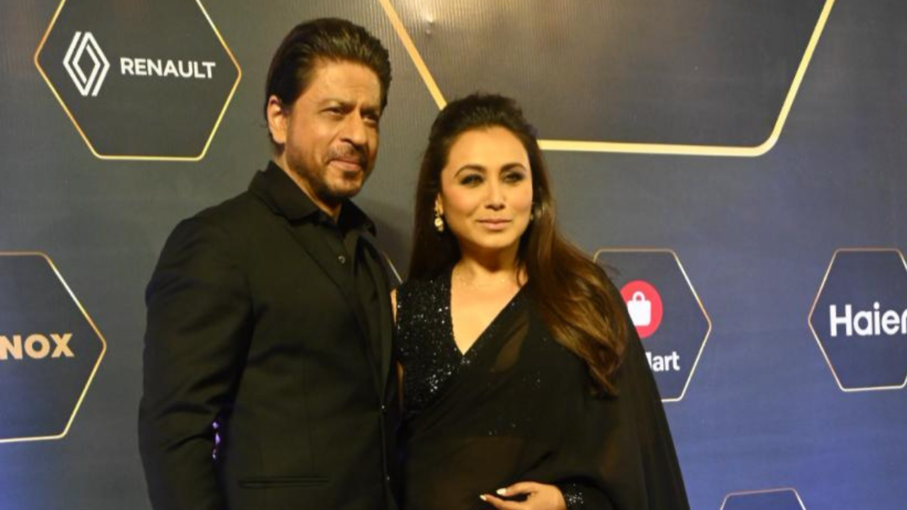 SRK Meeting Rani To Kareena Ignoring Shahid: Iconic Moments From Dada ...