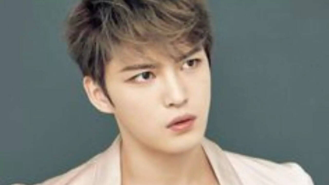 ​JYJ Member Kim Jaejoong Slated To Make Comeback To Variety Show With Stars' Top Recipe at Fun-Staurant