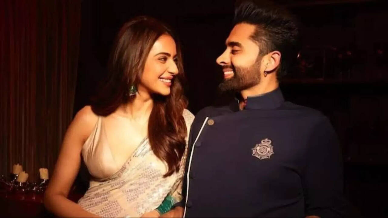 Rakul Preet Singh and Jackky Bhagnani Overwhelmed with Gratitude, Share Feeling 'Blessed' as Ayodhya Sends Wedding Prasad