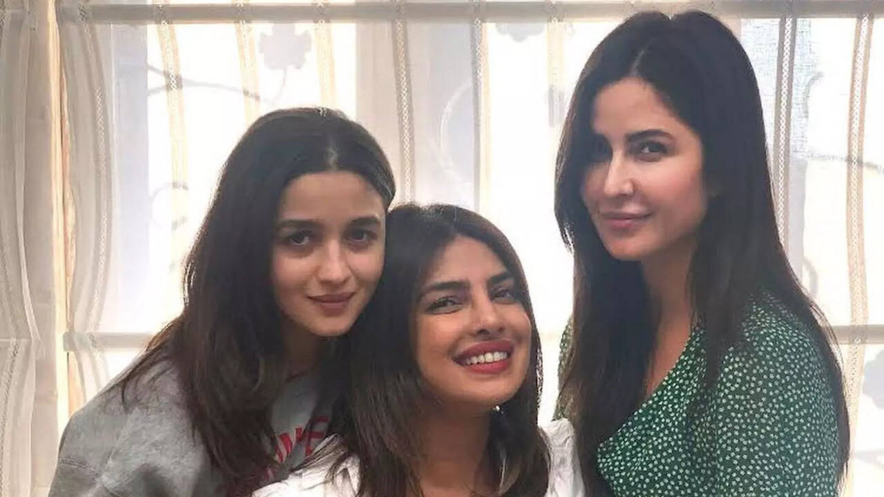 Amidst Jee Le Zaraa's Ongoing Delays, Fan Crafts Video Of Priyanka, Alia, Katrina Having Gala Time Travelling Together