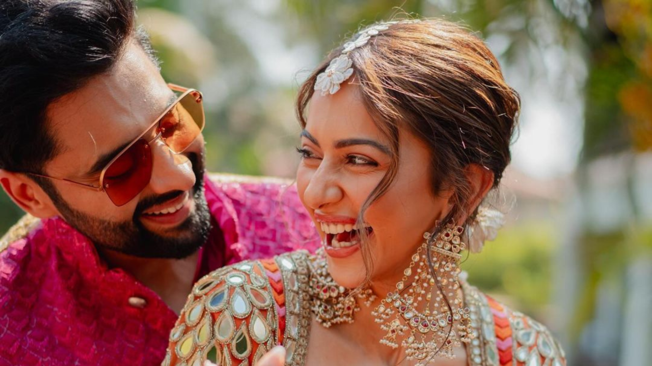 Rakul Preet Singh Drops Gorgeous Pics From Mehendi Ceremony With Jackky Bhagnani And It Is UNMISSABLE