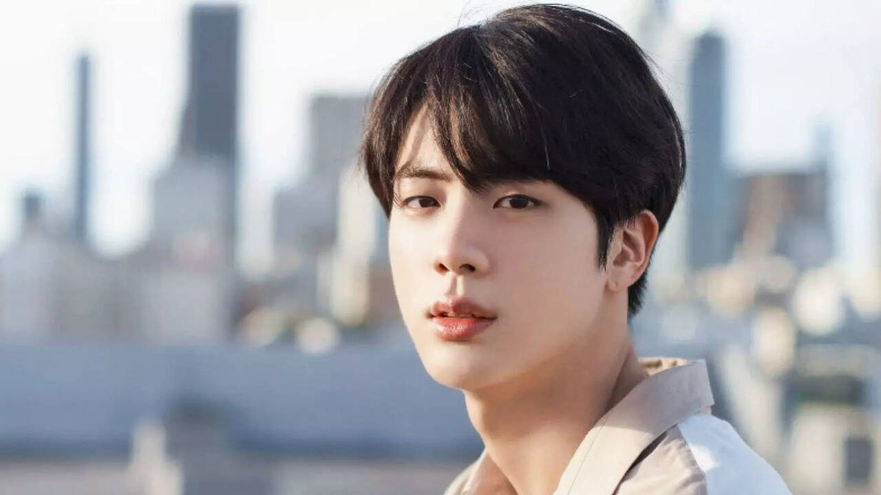 ​BTS's Jin Begins Countdown For His Return, Excited Fans Eagerly Await His Return