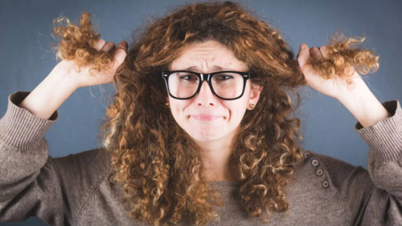 10 Haircare Mistakes to Avoid for Curly and Dry Hair