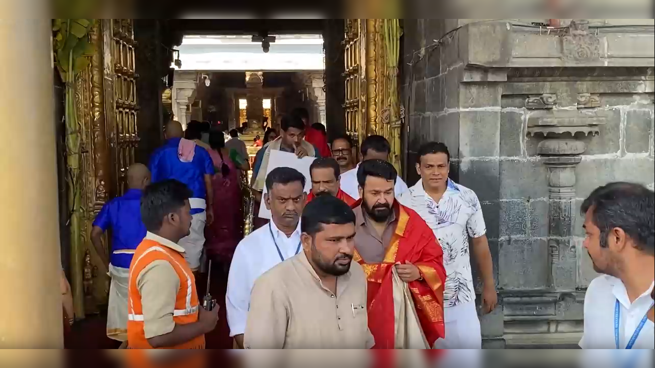 Mohanlal Draws Crowd as He Visits Tirumala Temple for Prayers