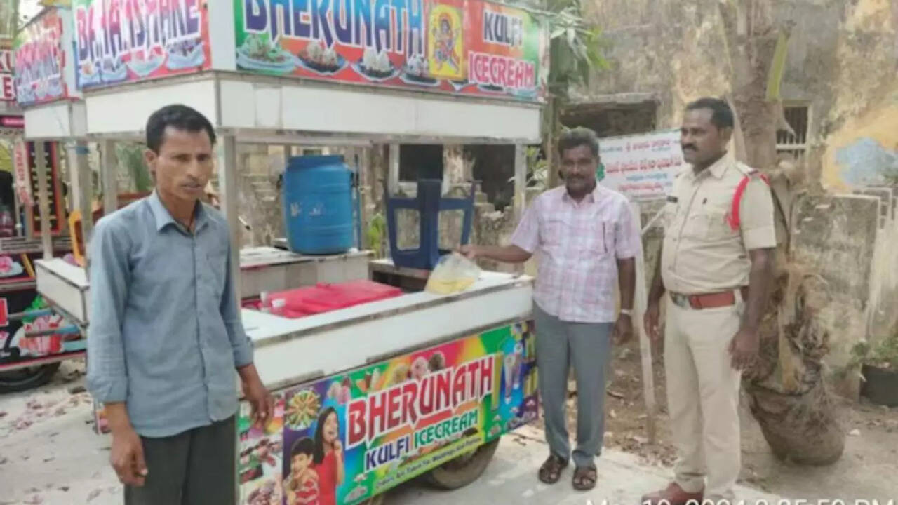 Telangana Ice Cream Stall Operator Arrested Amid Masturbating, Mixing Semen in 'Faluda' Video Goes Viral- Watch