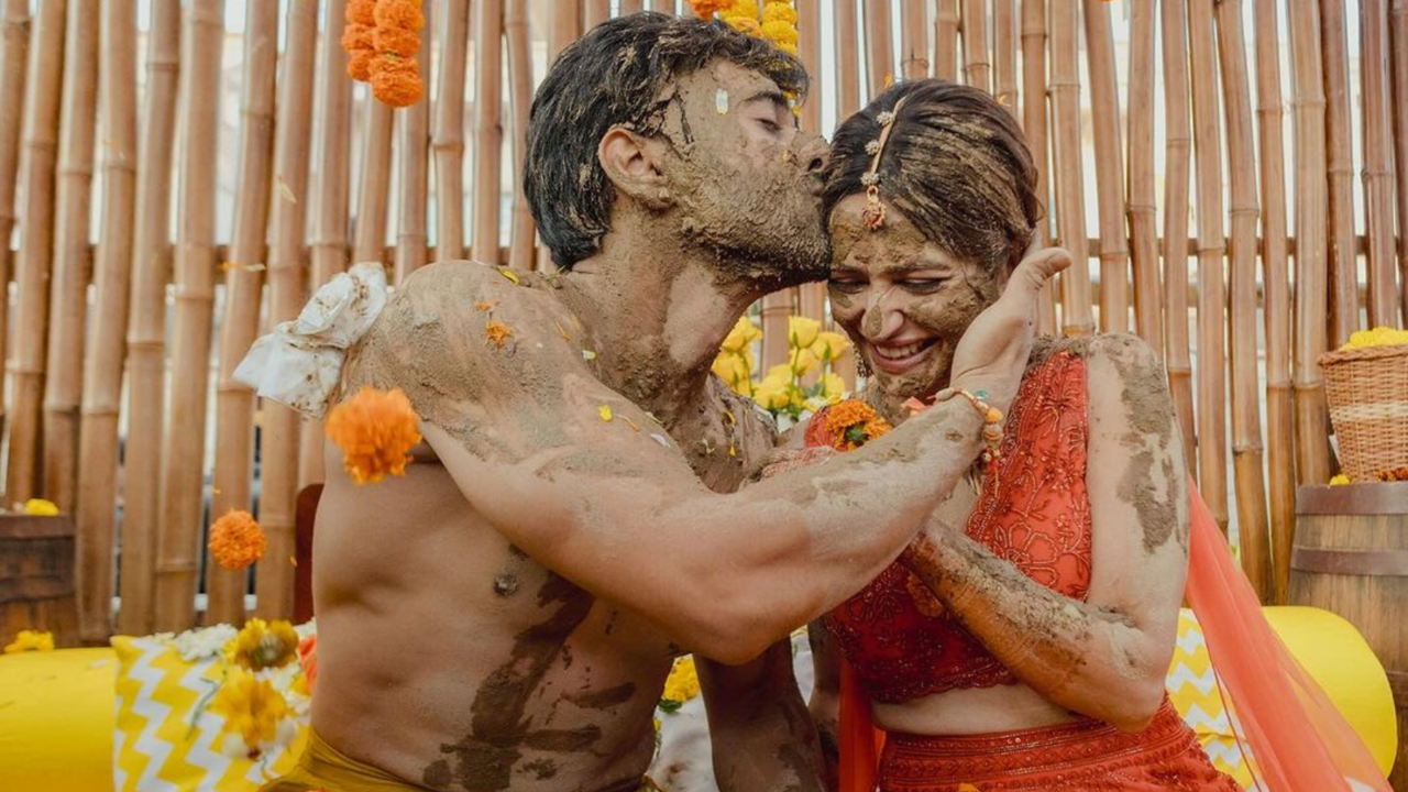 Pulkit Samrat, Kriti Kharbanda Put 'Ek Chutki Haldi' In Multani Mitti For Pre-Wedding Ceremony - See Pics