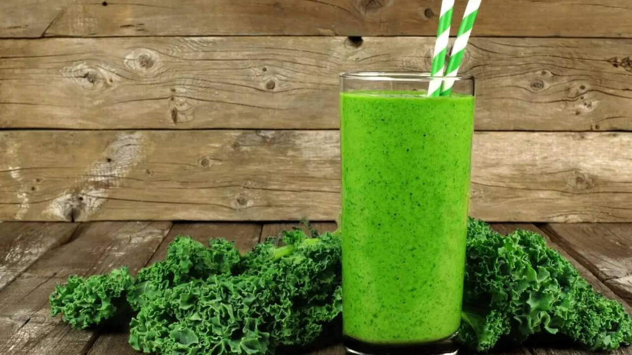 10 Reasons Why You Should Add Kale Juice To Your Diet