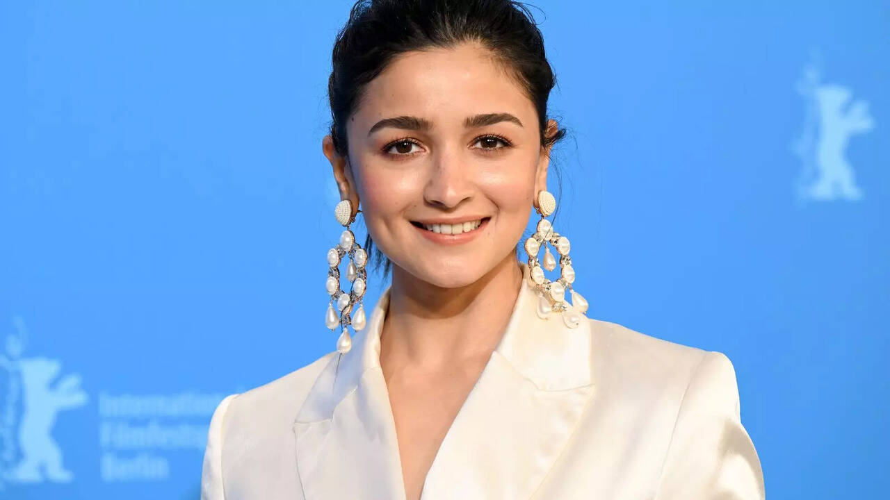 Alia Bhatt To Host Charity 'Hope Gala' In London, Deets Inside