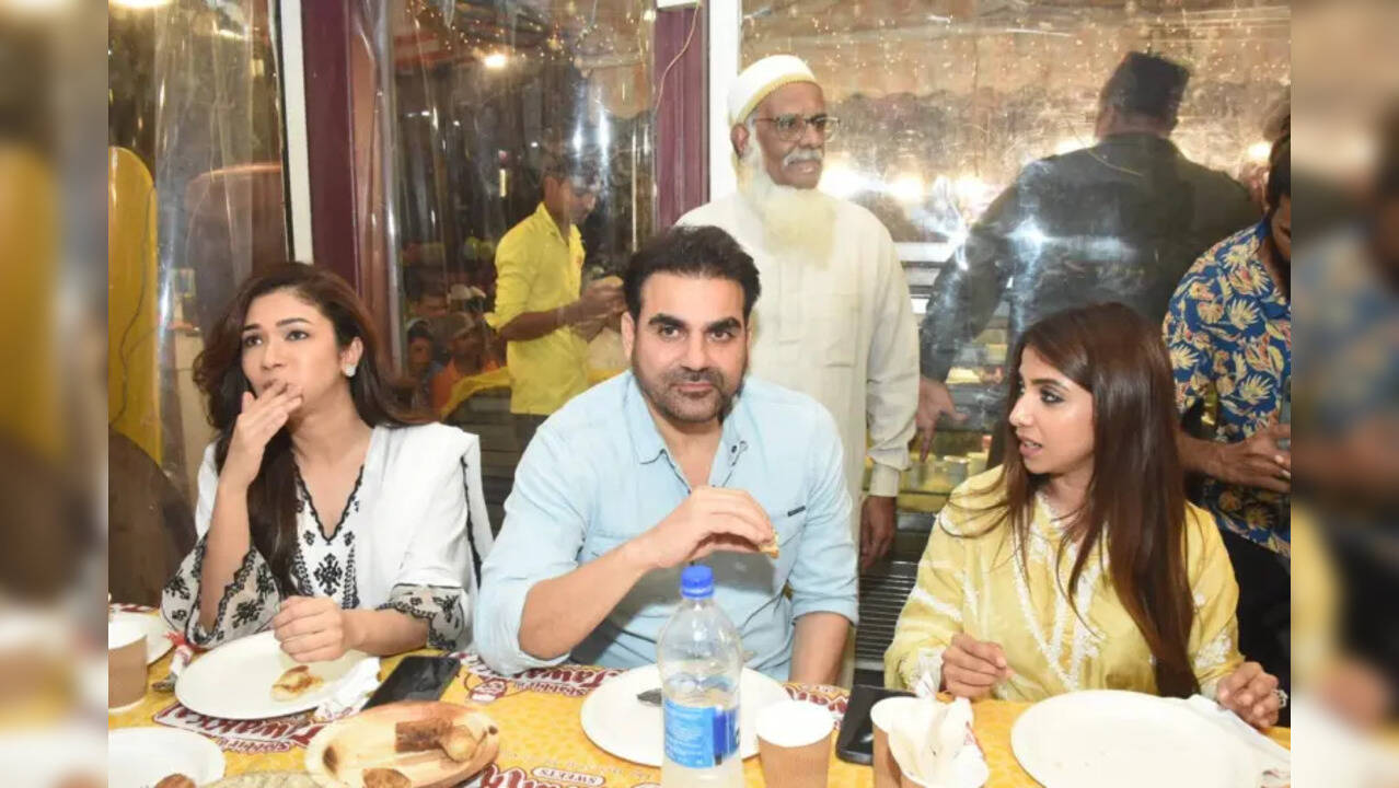 Arbaaz Khan Shares Cute Moments with Wife Sshura Khan At Iftar Party, Joined by Raveena Tandon, Taher Shabbir and other