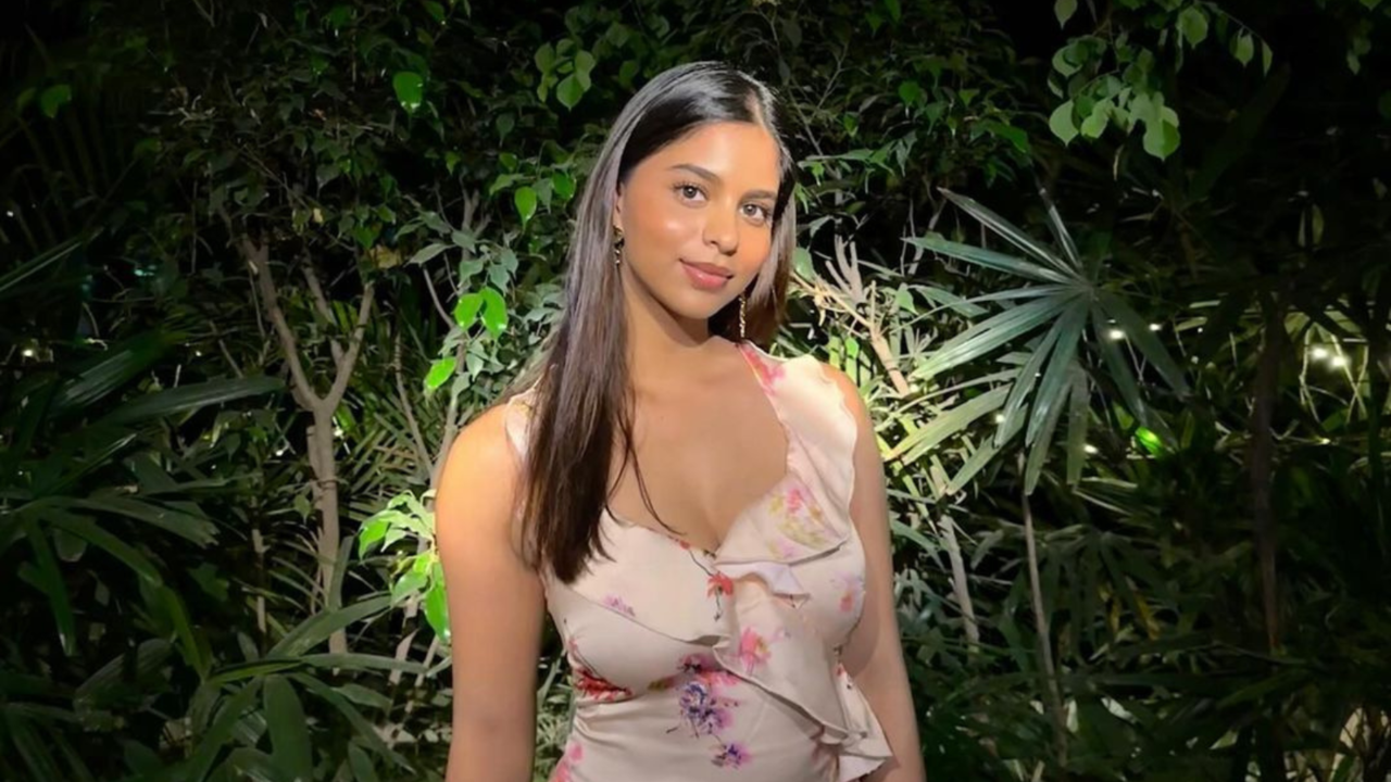 Suhana Khan Emits Summer Vibes In Floral Dress, Bestie Ananya Panday REACTS