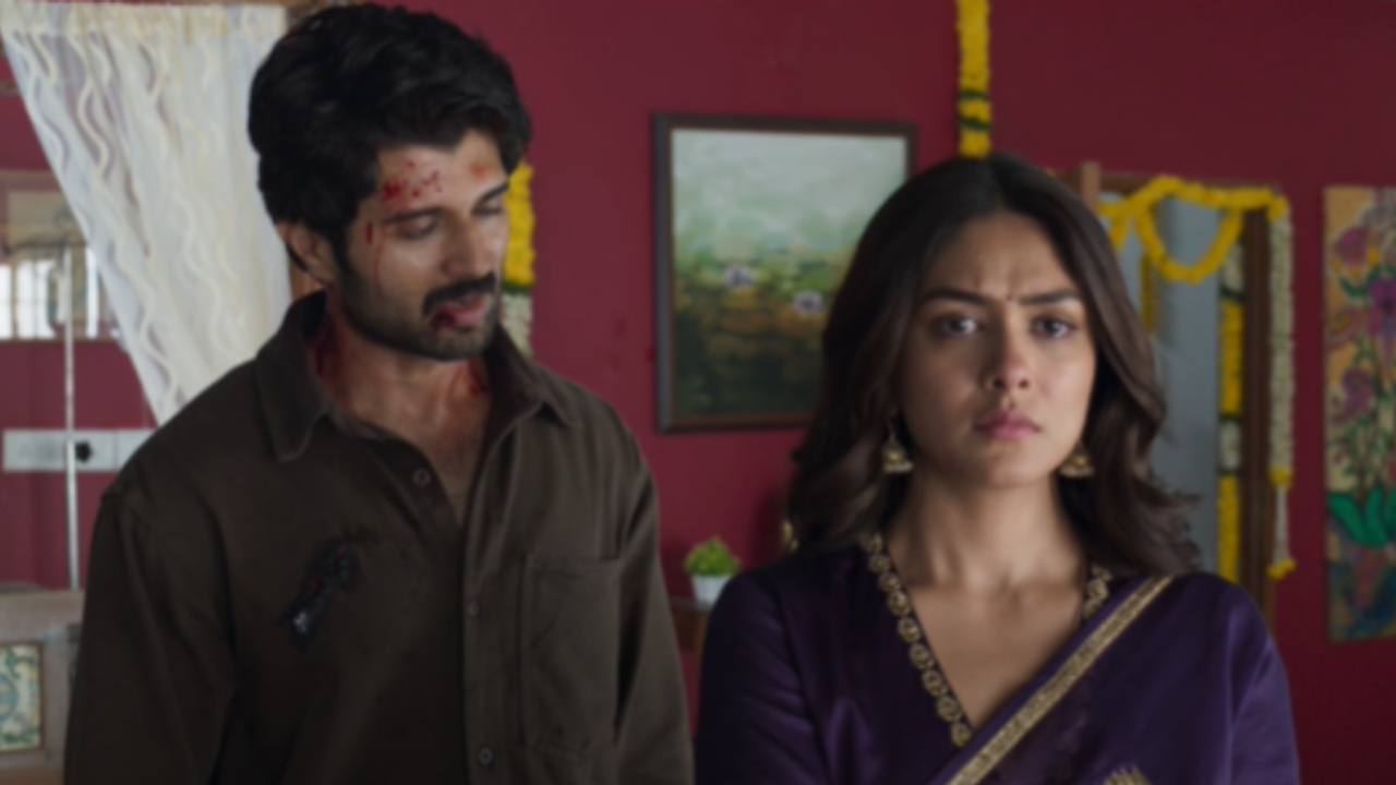 Twitter Review: Vijay Deverakonda-Mrunal Thakur's  Film Family Star Receives Mixed Reviews