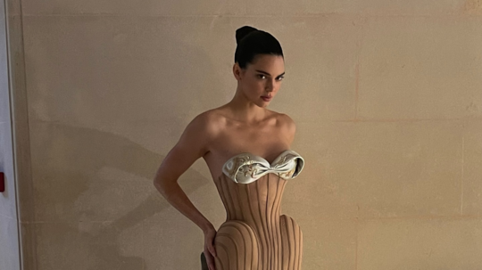 Kendall Jenners Glam Playbook Is Here To Slay Kendall Jenners Glam Playbook Is Here To Slay