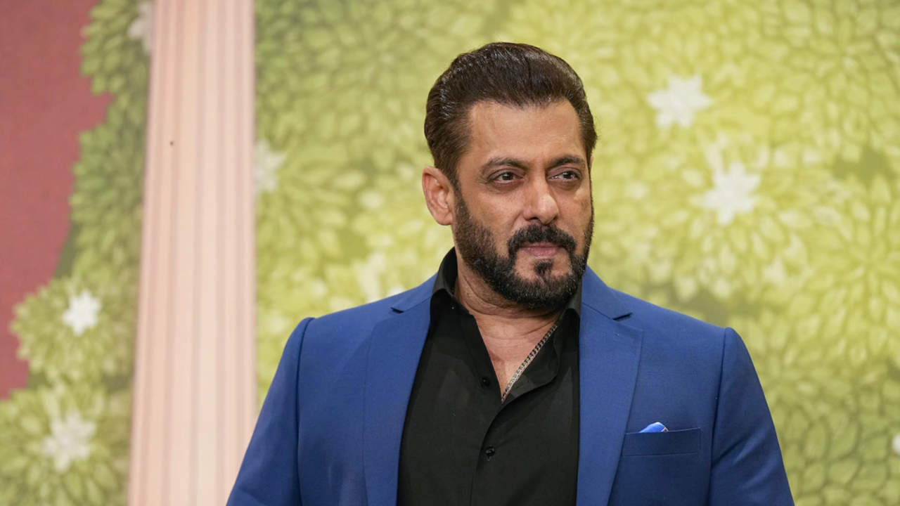 kapil-sharma-cafe-canada-attacked-gang-threats