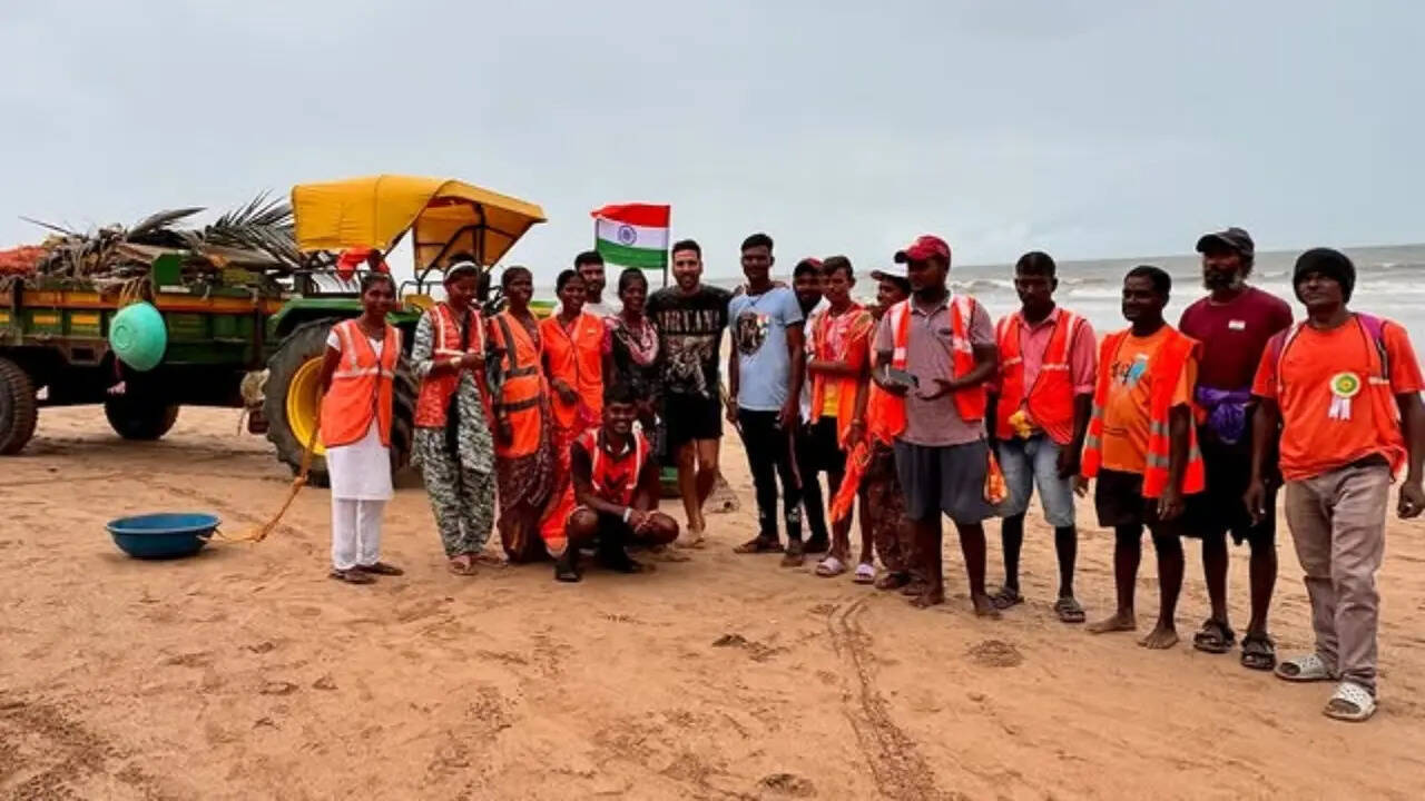 independence-day-2025-akshay-kumar-beach-volleyball-clean-beaches