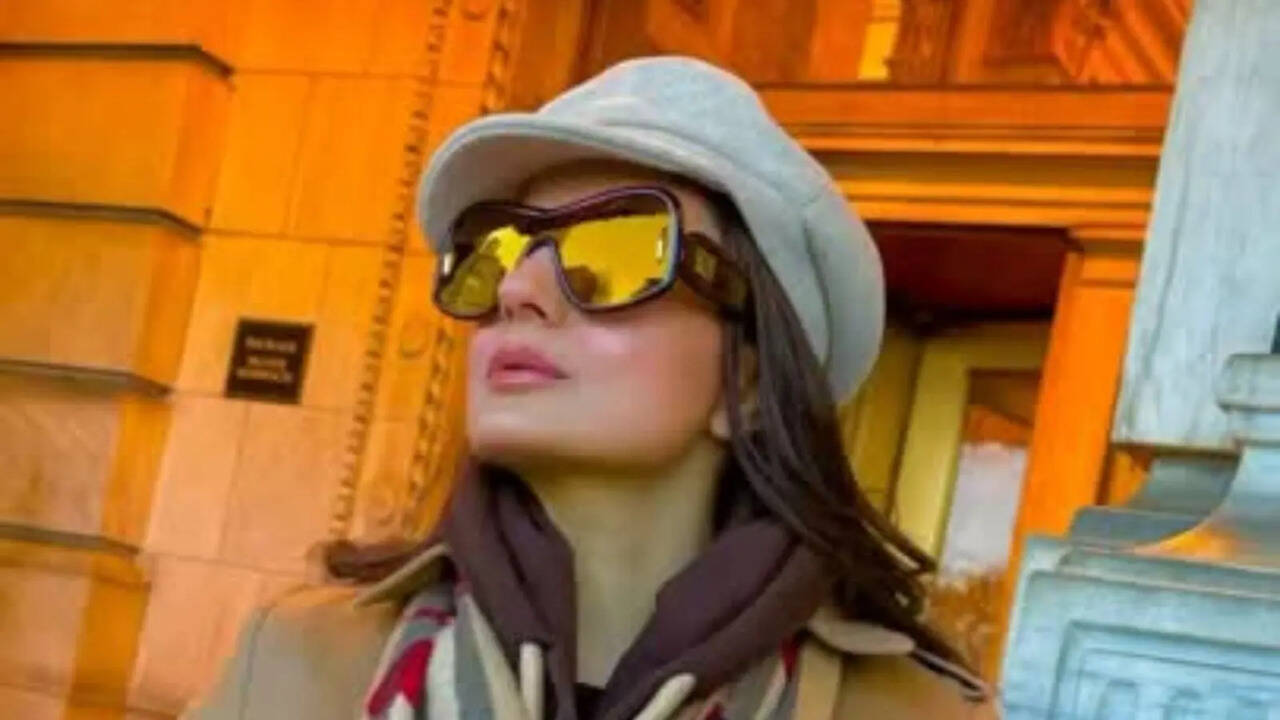 Ameesha Patel: Celebs Buy Fake Followers
