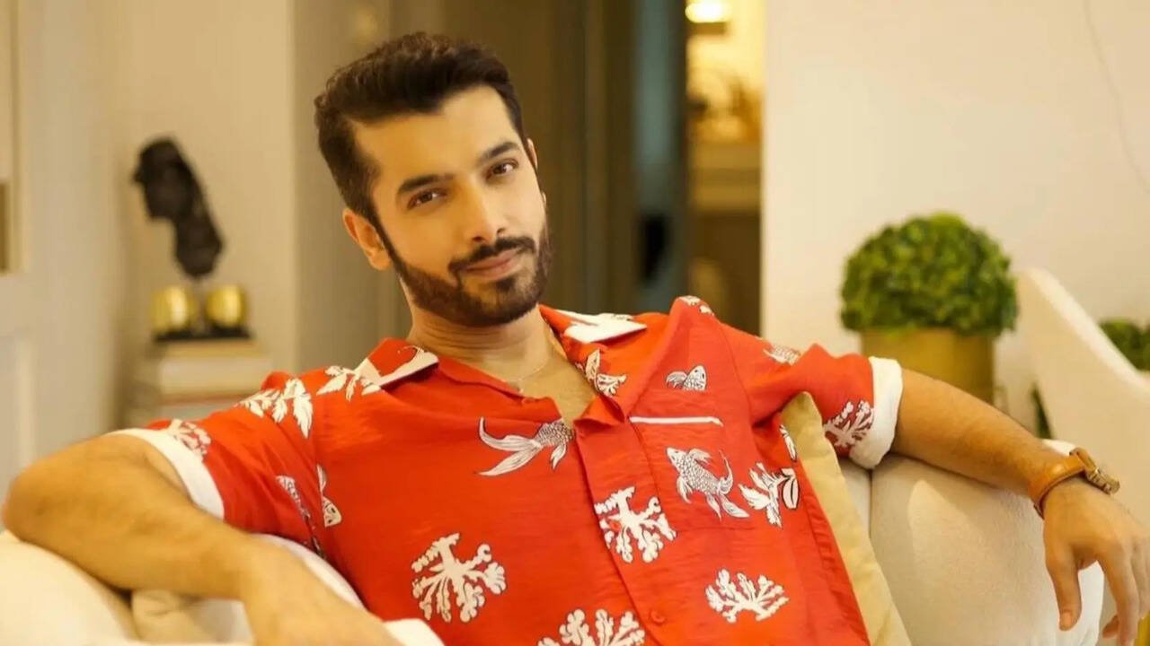 Sharad Malhotra Considers Himself His 'Greatest Critic': Progress Occurs  When You Venture Beyond Your Comfort Zone. | Zoom TV