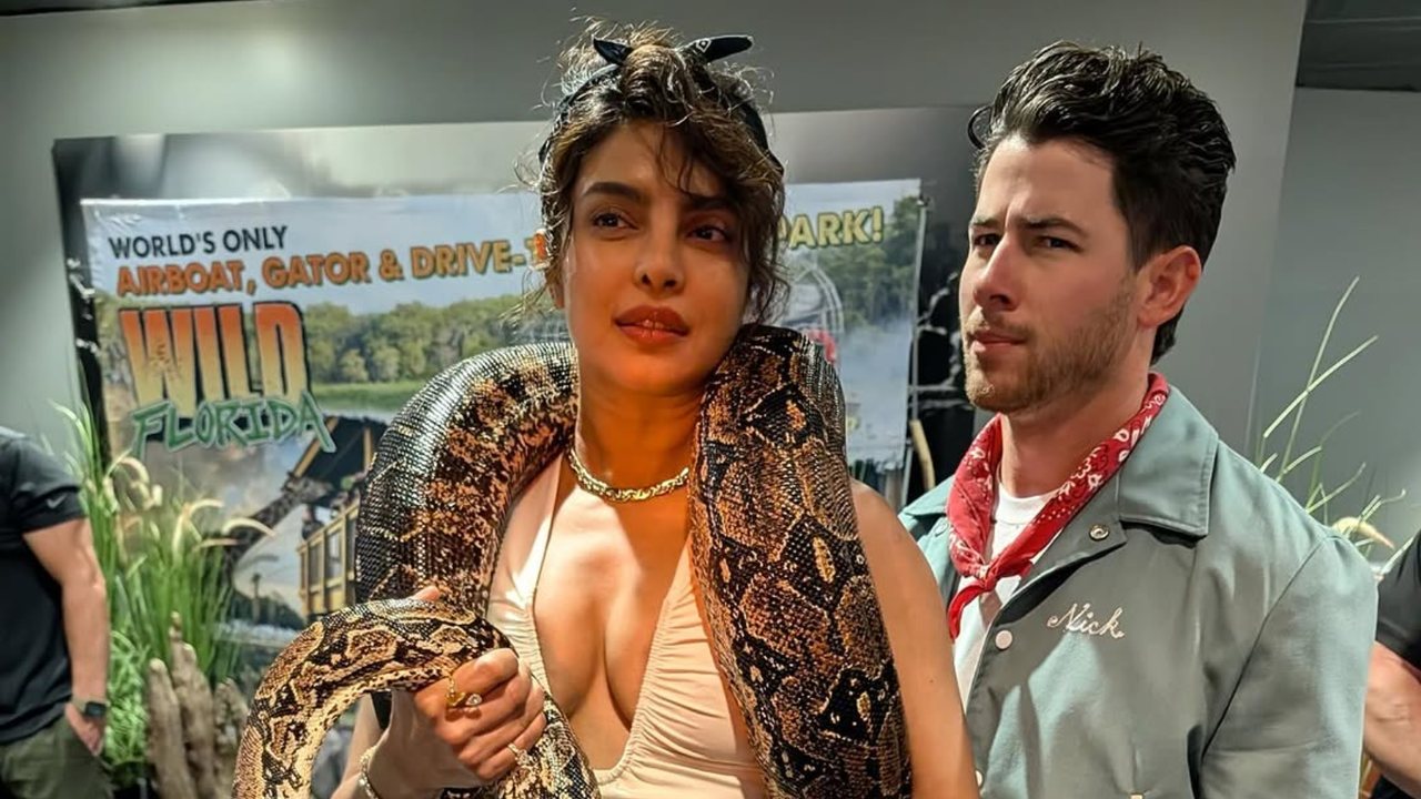 priyanka-chopra-snake-handling-moment-nick-jonas-reaction