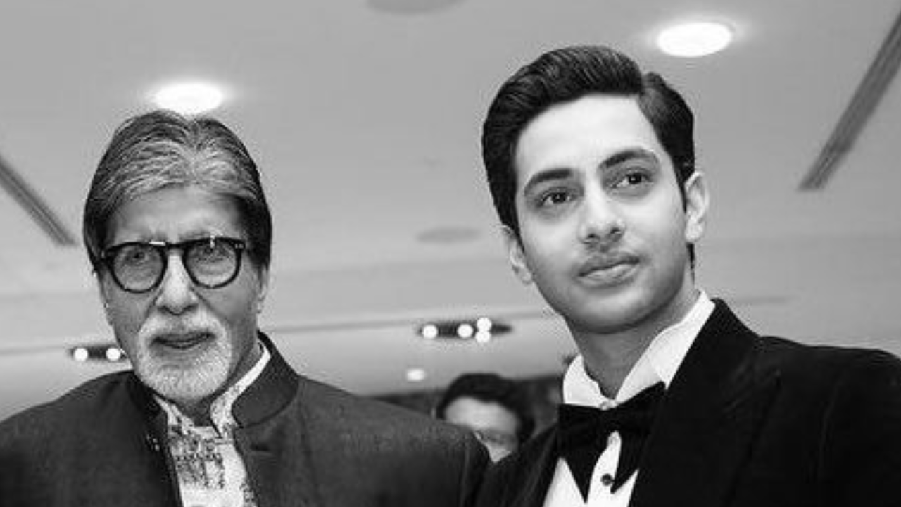 amitabh-bachchan-proud-grandson-agastya-nanda-ikkis