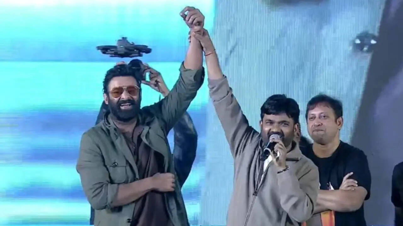 prabhas-praises-the-raja-saab-director-maruthi-climax-excitement