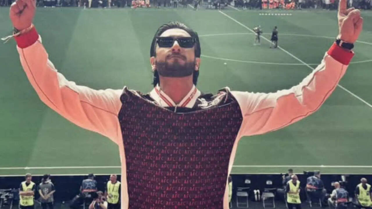 ranveer-singh-supports-arsenal-champions-league-loss