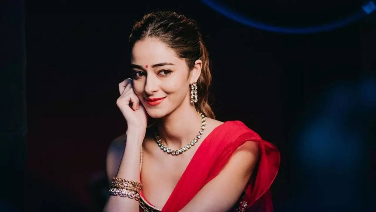 Ananya Panday looks pretty in fuschia saree