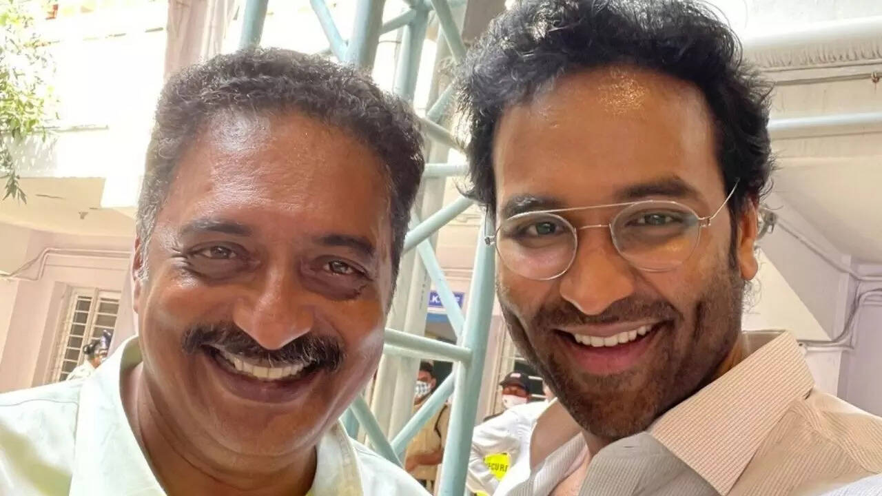 Manchu Vishnu beats Prakash Raj in MAA elections