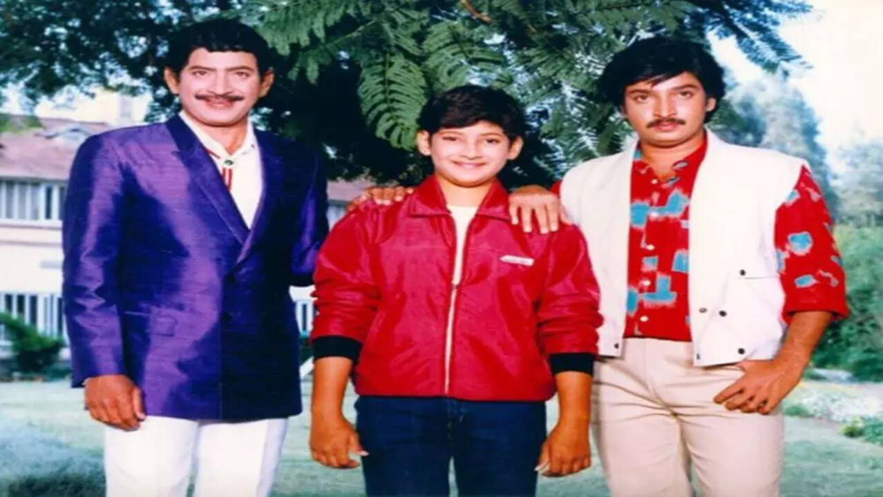 Mahesh Babu throwback picture with his brother