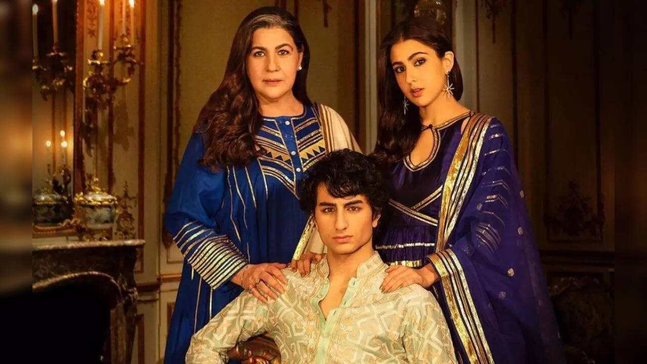 Amrita Singh with Sara Ali Khan and Ibrahim