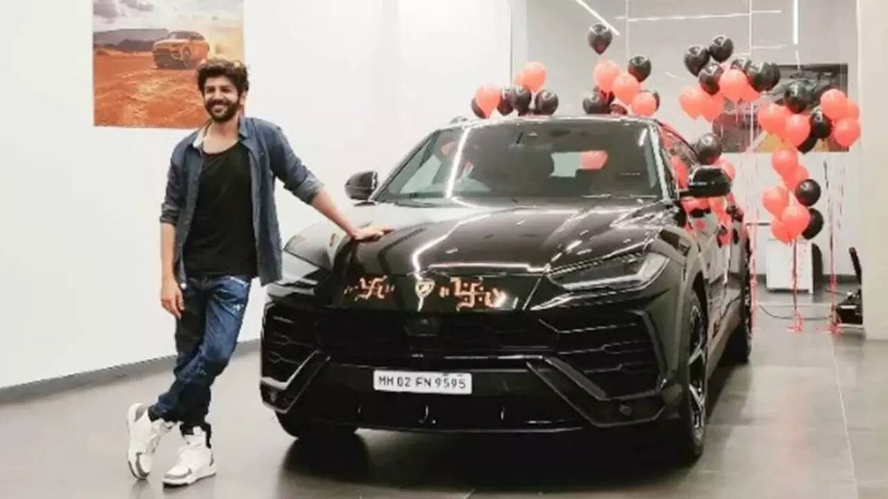 Kartik Aaryan Lamborghini Urus