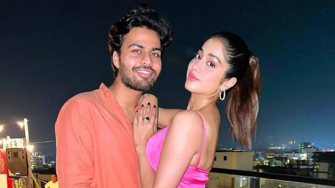 Janhvi Kapoor poses with Akshat Ranjan at Khushi Kapoor's birthday bash