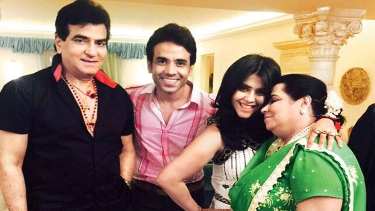 Jeetendra with family