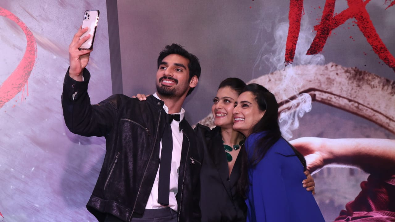 Kajol took a selfie with Ahan Shetty at Tadap premiere