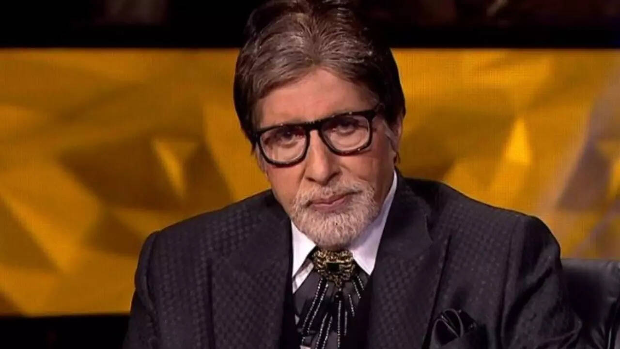 Amitabh Bachchan breaks down in KBC 13