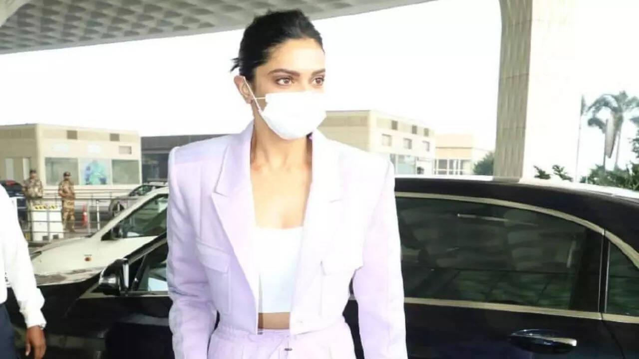 Deepika Padukone airport look