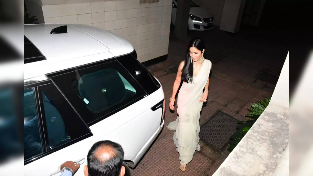 Katrina Kaif wore Arpita Mehta saree on Sunday evening