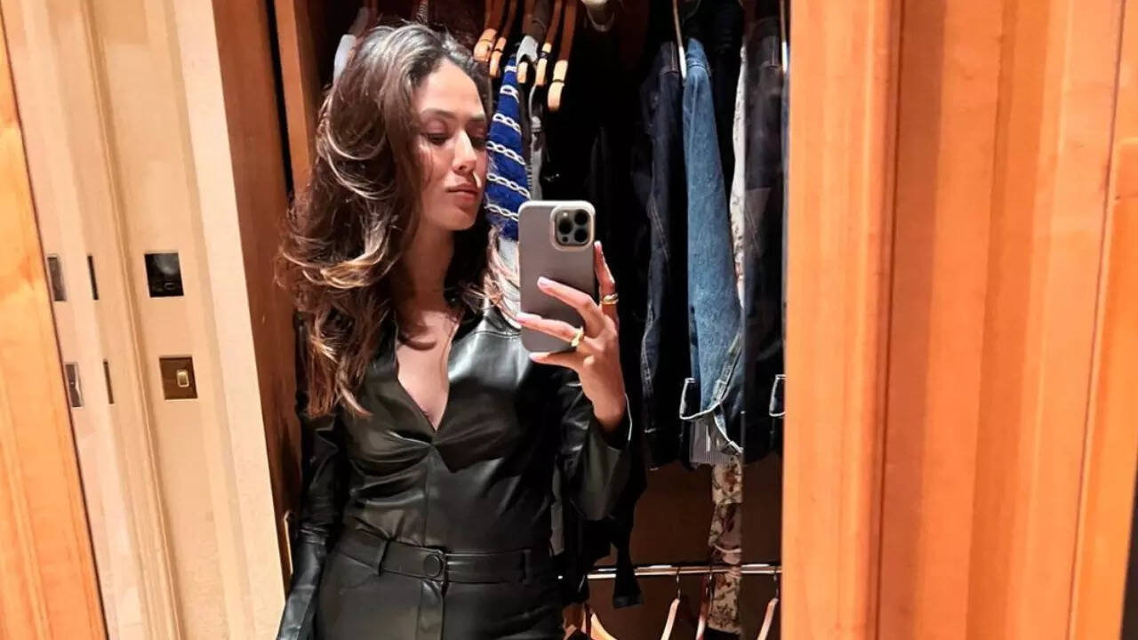 Mira Rajput all black leather look